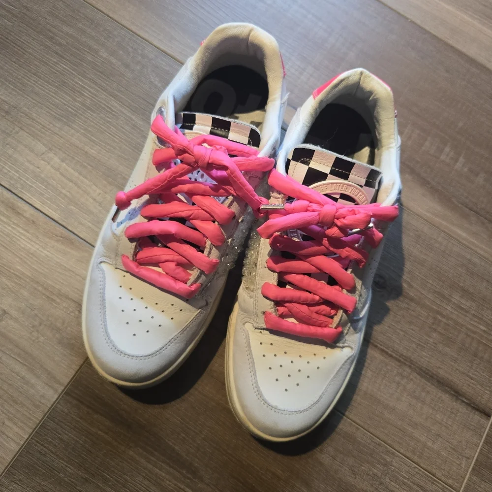 P448 Mason Sneaker White/Chess leather Puffy Pink Laces Size 39 US Size 8.5-9